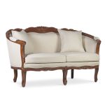 Sofá de 2 plazas clásico vintage, madera caoba en color nogal y tapizado en color beige. El Tavolino