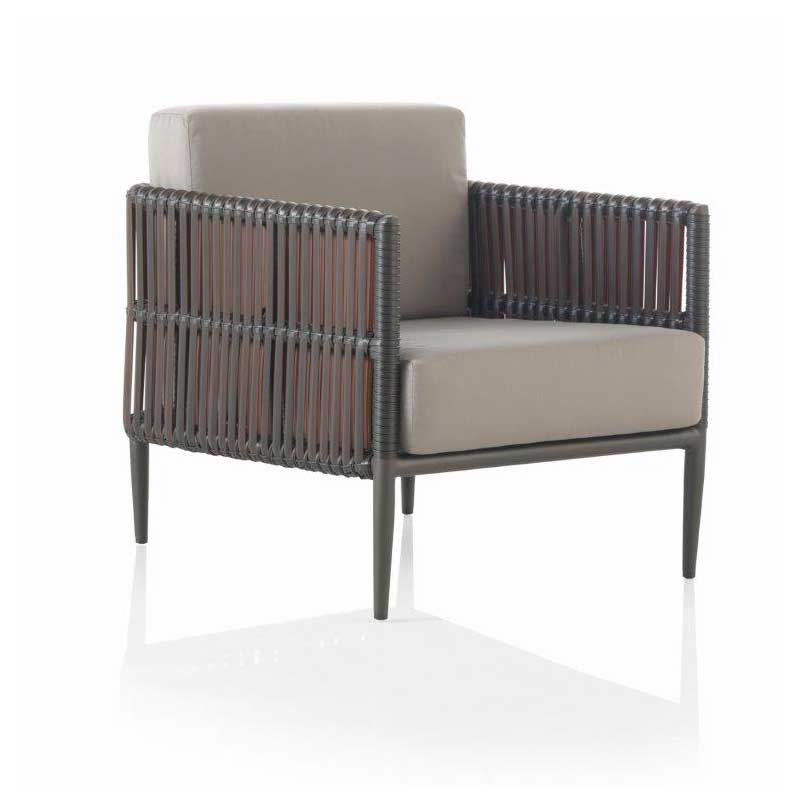 sillón modelo delta, mobiliario exterior aluminio y fibra trenzada. El Tavolino