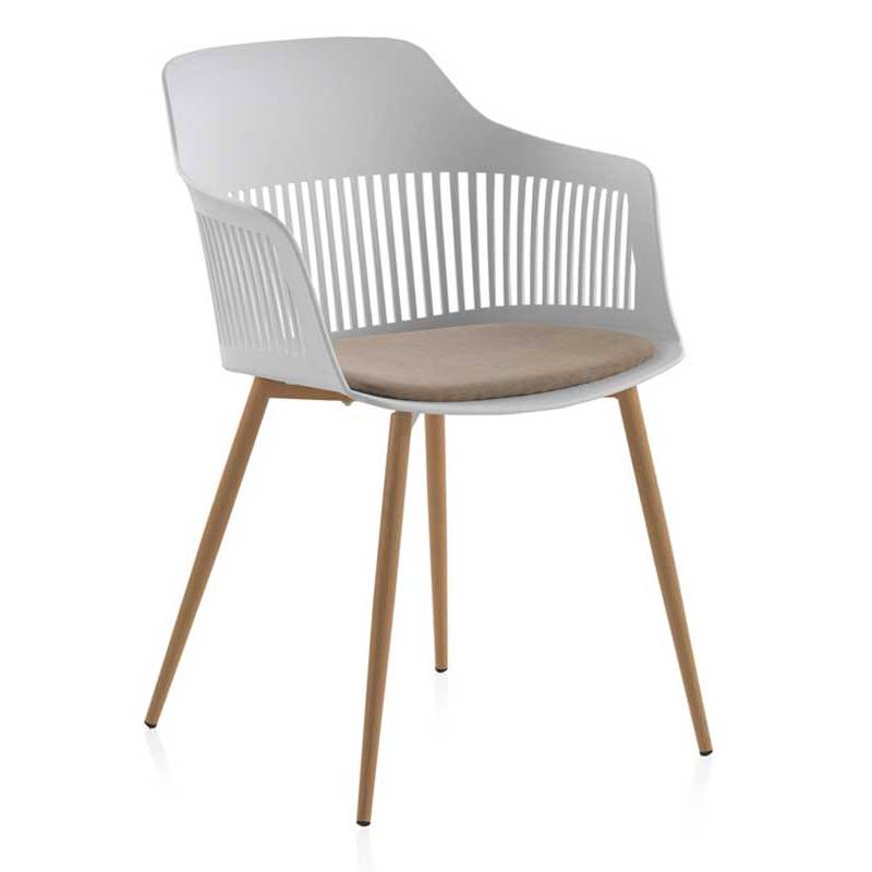 Sillón de estilo nórdico, acabado blanco y cojín tela color crema. El Tavolino