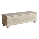 Baúl tallado en blanco lavado envejecido. Muebles El Tavolino