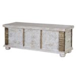 Baúl rústico en blanco y bronce. El Tavolino