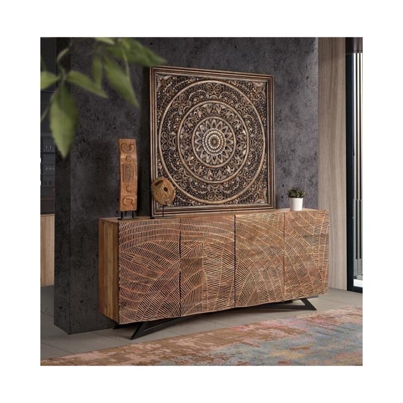 Aparador de estilo vintage. Frentes tallados a mano. El Tavolino