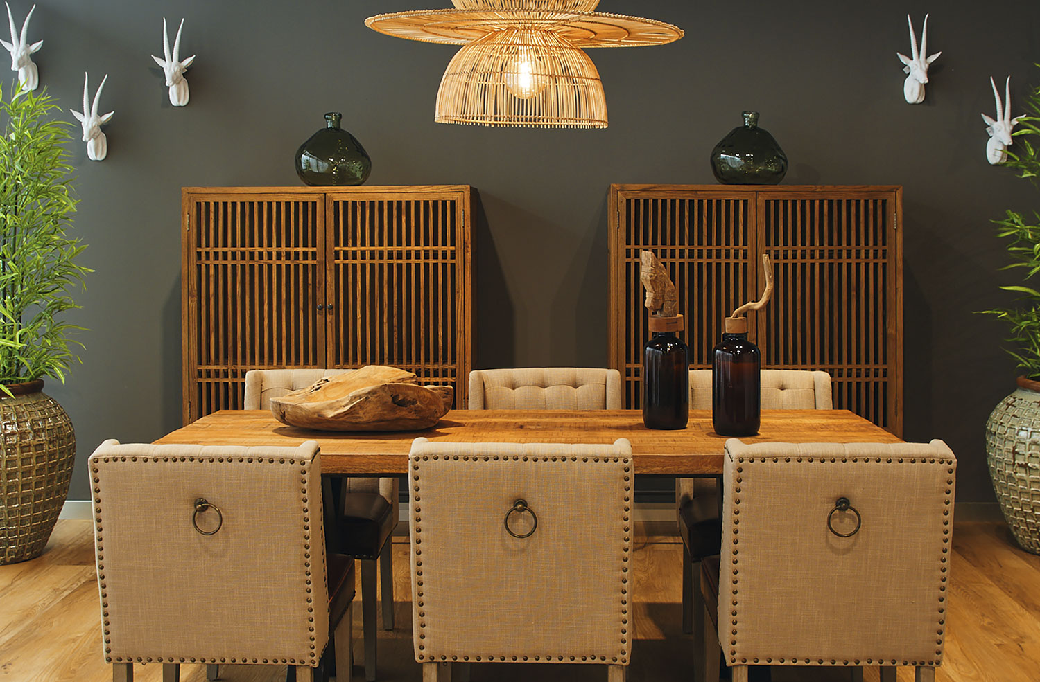 mueble colonial tropical